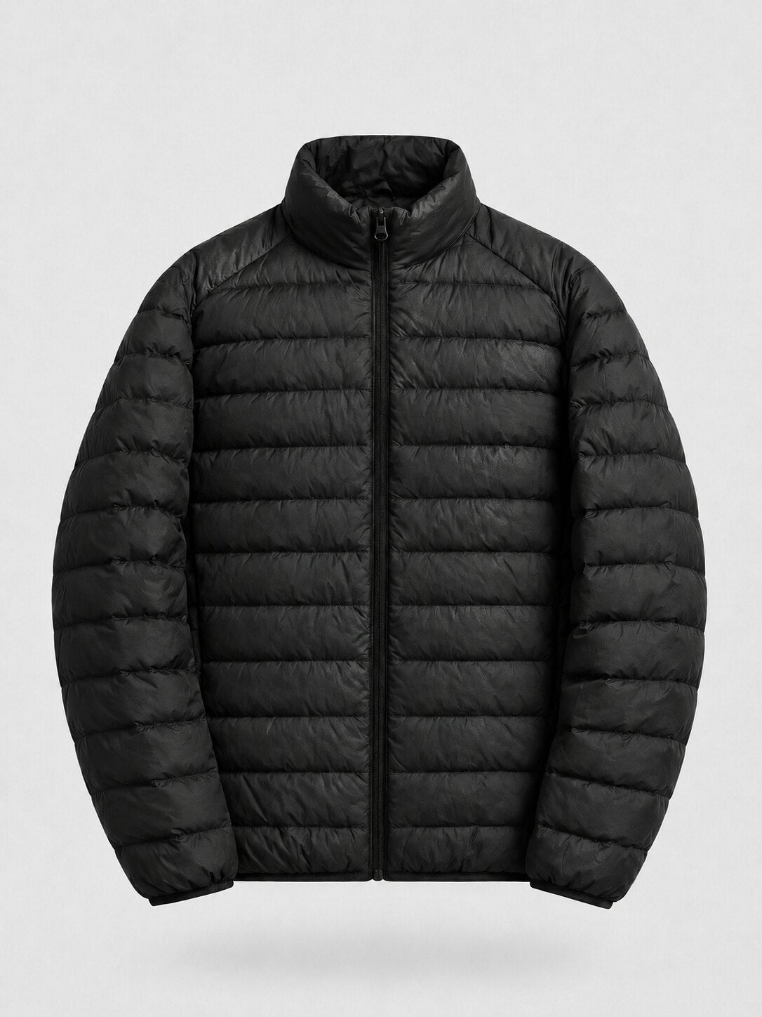 J-01 DOWN JACKET, casaca negra de plumas para hombre, vista frontal