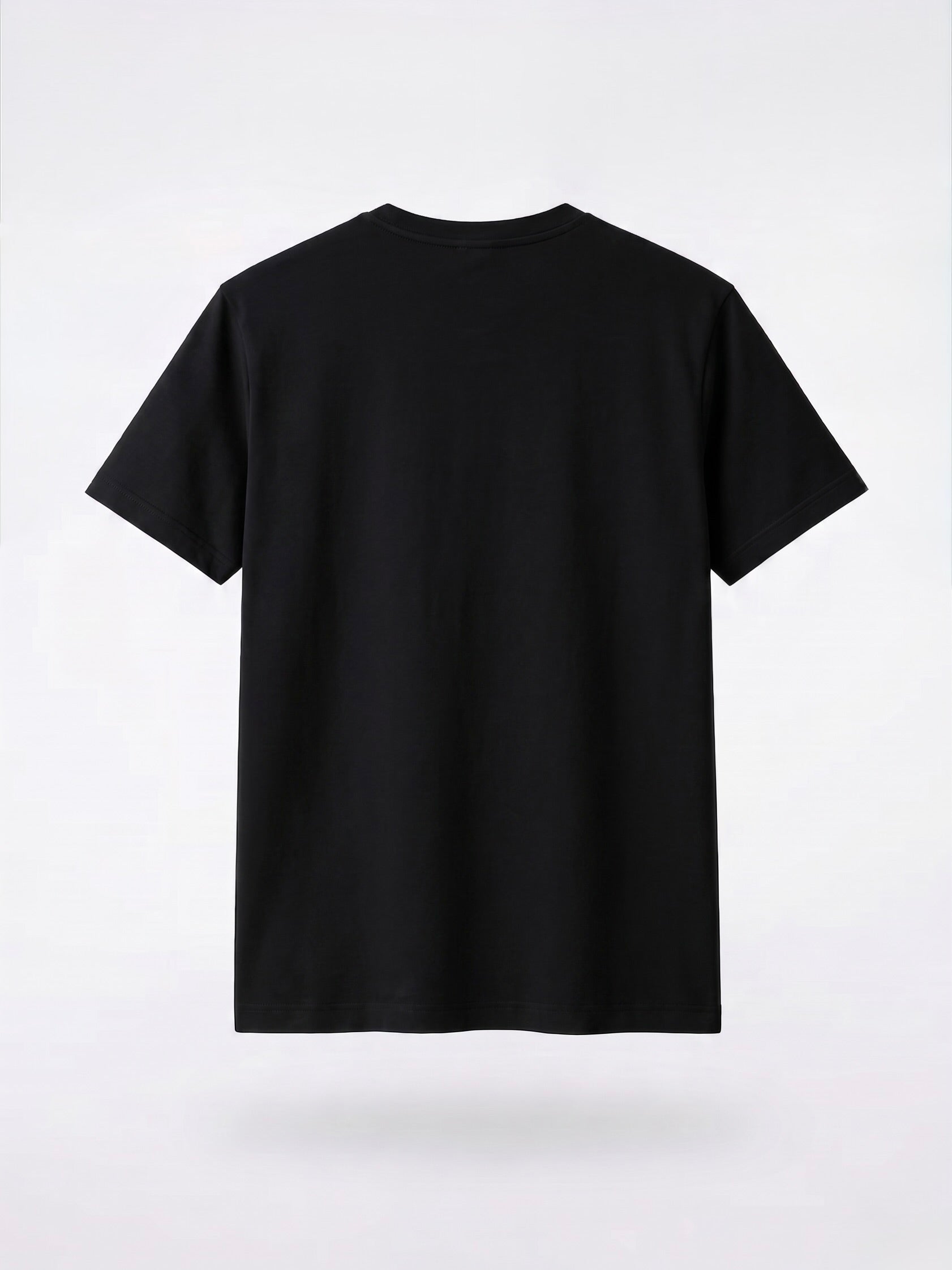 Polo negro T-01 Essential Pima, vista posterior.